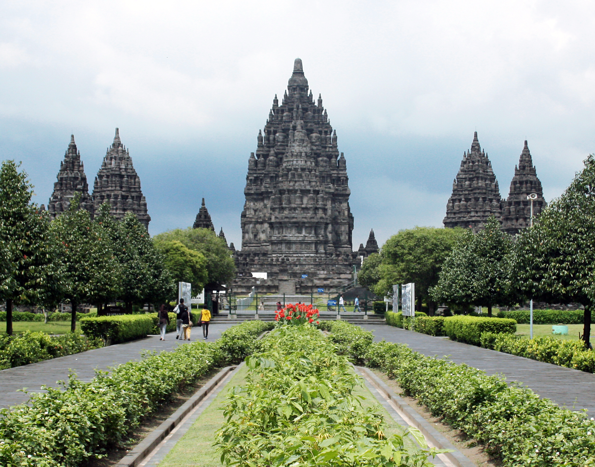 Wisata Candi Prambanan
